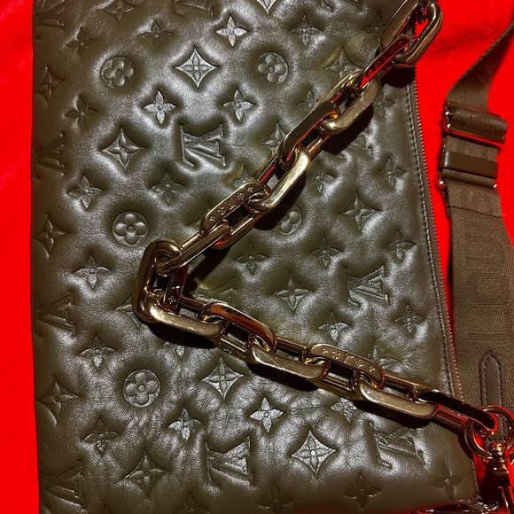 Louis Vuitton Coussin MM - Picture 11 of 16